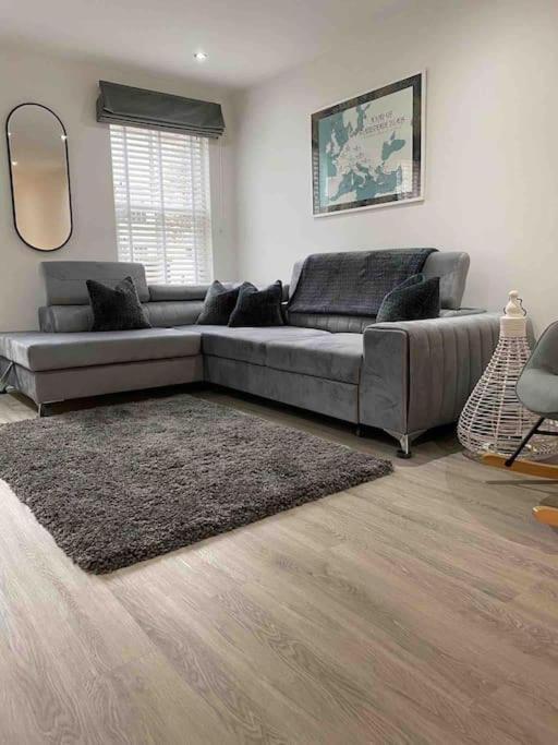 Luxury Town Centre Apartment Walking Distance To Rsc Theatre Stratford-upon-Avon Eksteriør billede