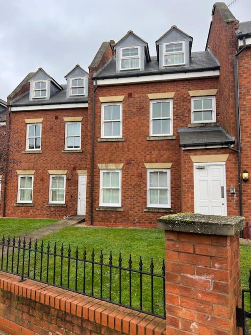 Luxury Town Centre Apartment Walking Distance To Rsc Theatre Stratford-upon-Avon Eksteriør billede