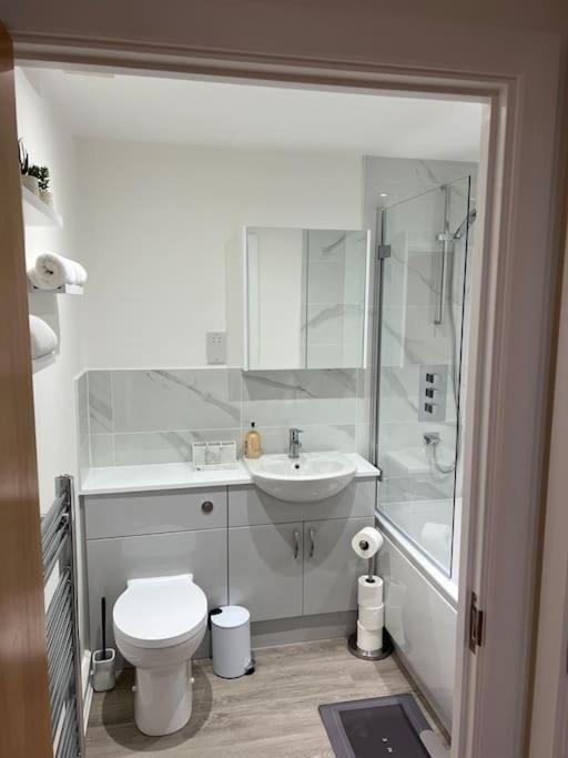 Luxury Town Centre Apartment Walking Distance To Rsc Theatre Stratford-upon-Avon Eksteriør billede